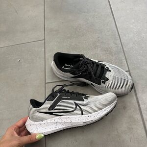 Nike White and Black Running Sneakers